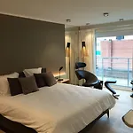 Sleep At Sea 아파트