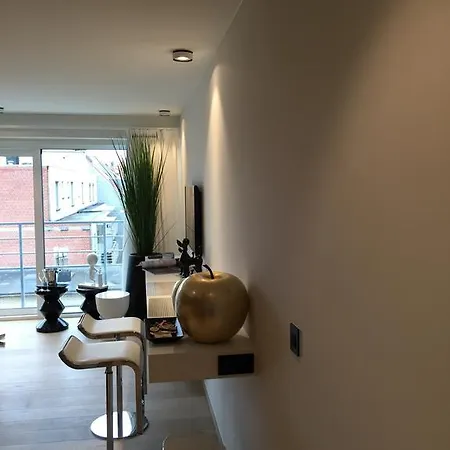 Sleep At Sea 니우포르트