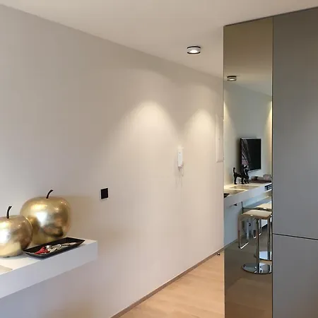 아파트 Sleep At Sea